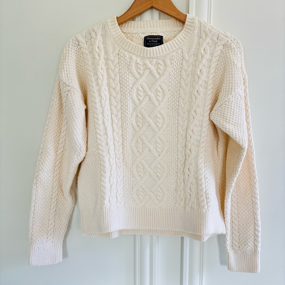 Abercrombie & Fitch Ivory Thick Cable Knit Sweater Size Medium